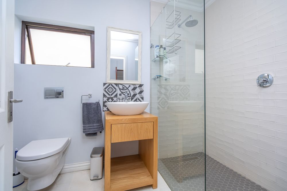 3rd bathroom (upstairs)