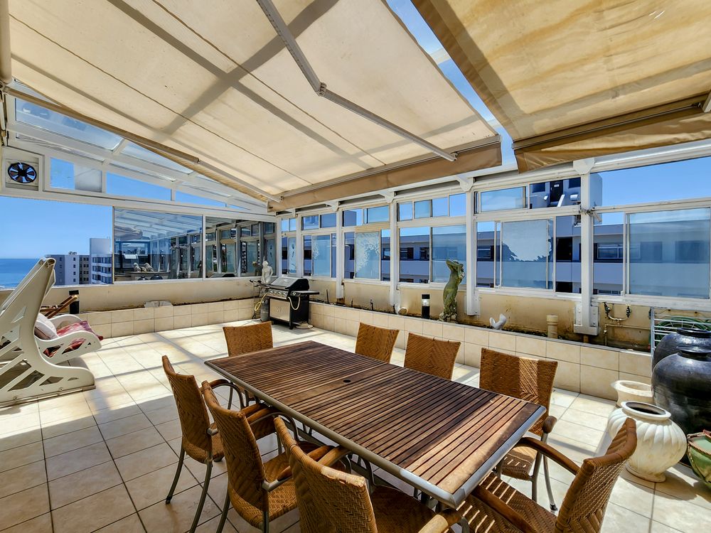 Spacious  area  on the balcony