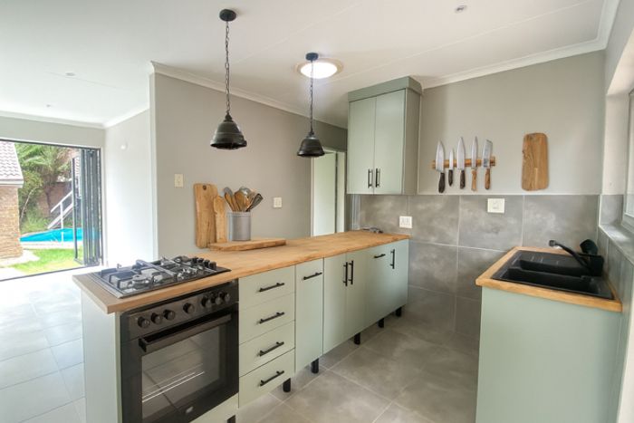 For Sale: House in Garsfontein with pool, lapa, study, and spacious garden.