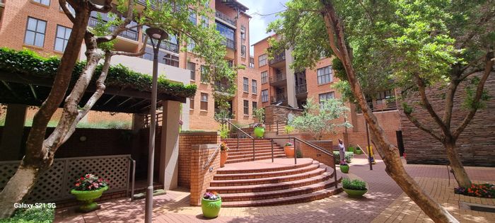 Newlands Flat For Sale: Studio unit in retirement village with amenities and income potential.