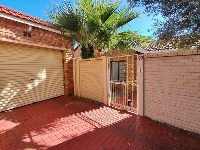 3-Bedroom Apartment For Sale in Vanderbijlpark Se 3 with Lapa and Carport.