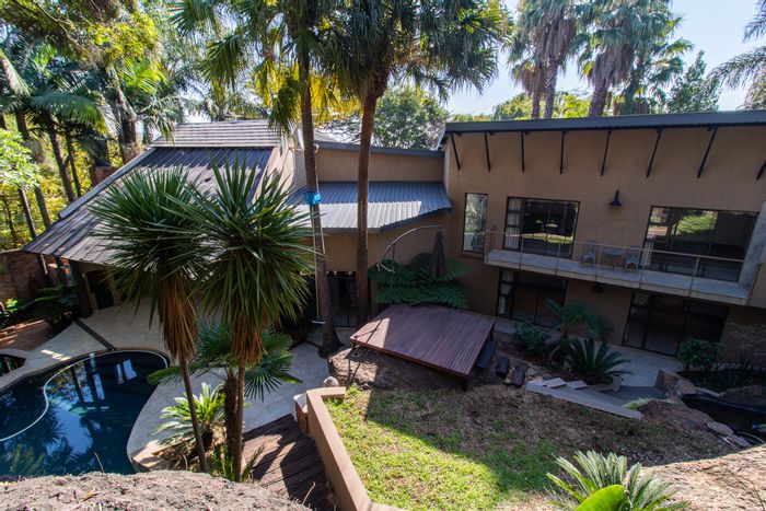 House To Rent in Bedfordview Central: 4 Bedrooms, Pool, Entertainment Area, 24/7 Security.