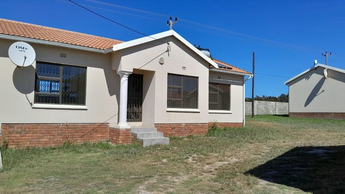 For Sale: Graceland House with 3 bedrooms, gated community, garage, and low maintenance.