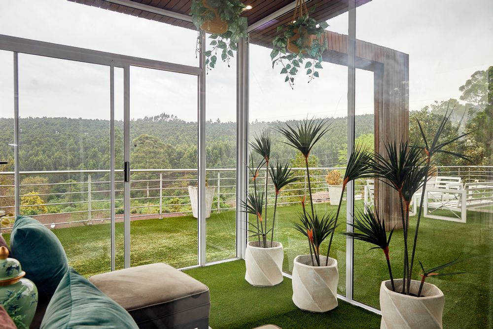 Sun room over looking sweeping views