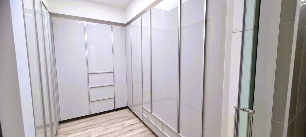 Main bedroom walk in closet