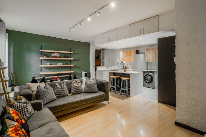 For Sale: 2-bedroom apartment in Gardens with patio and secure parking.