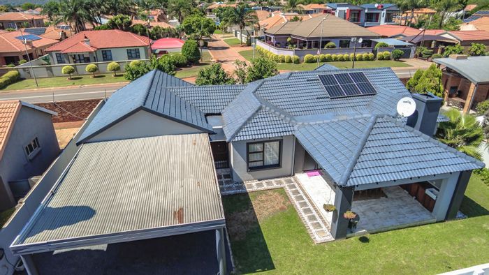 House for Sale in Montana: 4 Bedrooms, Solar System, Covered Patio, Double Garage.