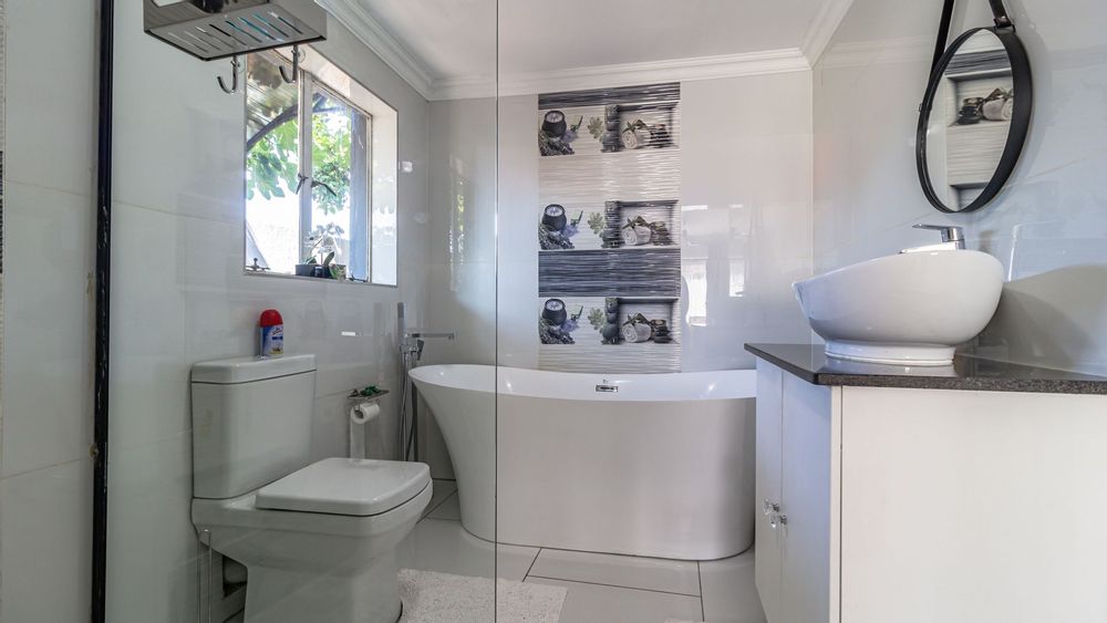 Main en suite Bathroom