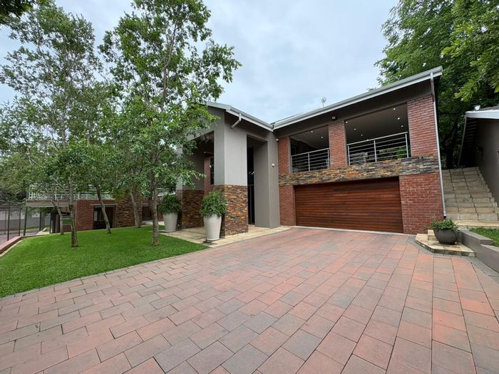 Cashan House For Sale: 6 Bedrooms, tennis court, heated pool, energy-efficient features.