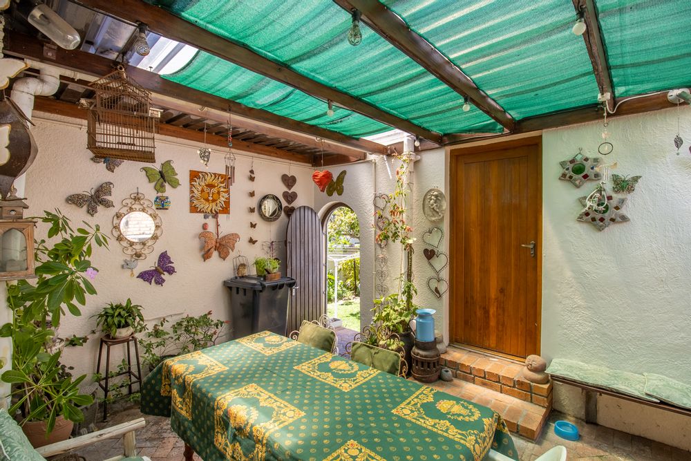 Undercover entertainment area