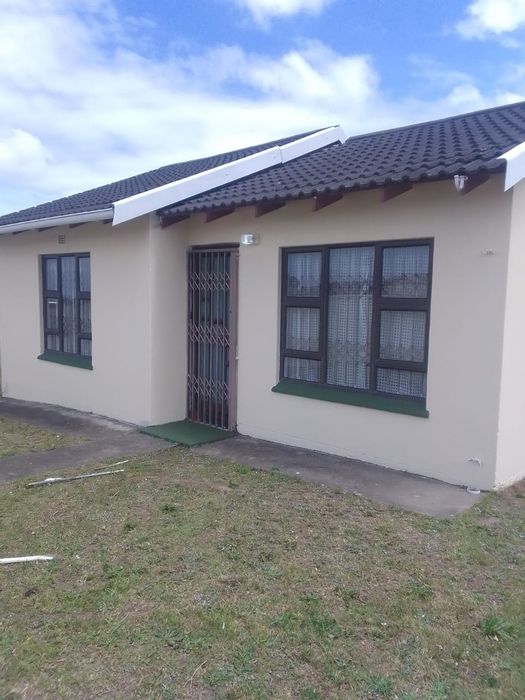 To Rent: 2-Bedroom House in Haven Hills with secure parking and enclosed yard.