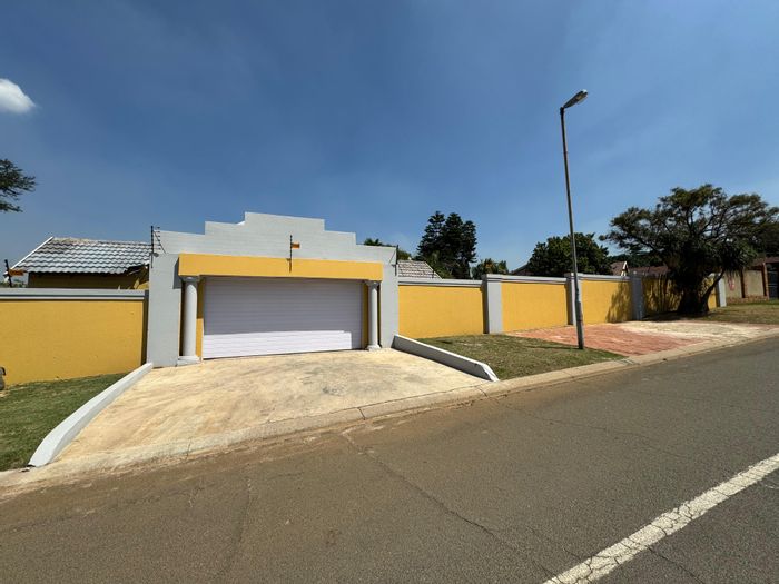 For Sale: Mulbarton House with 4 bedrooms, pool, and triple garage.