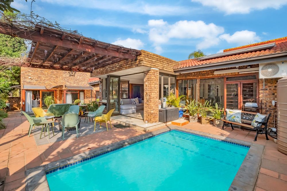 Outdoor entertainment area