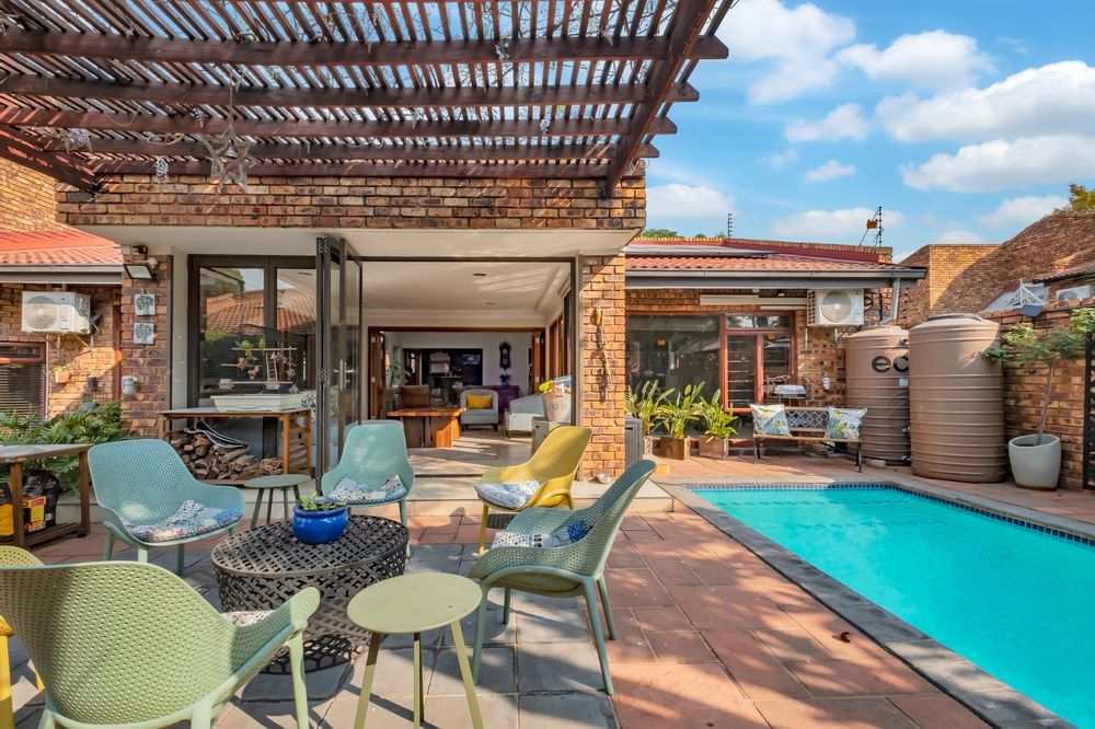 Outdoor entertainment area