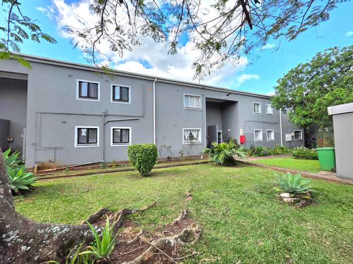 For Sale: 2-Bedroom Townhouse in Panorama with private backyard and open-plan living.