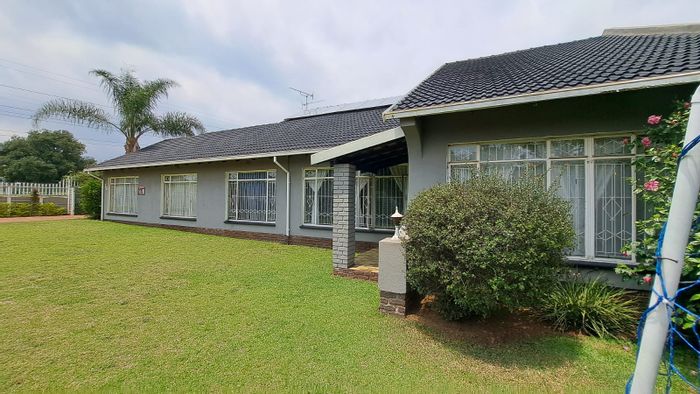 For Sale: House in Freeway Park with pool, solar power, and spacious garden.