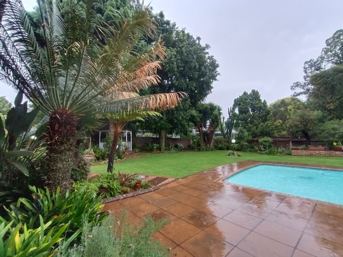 Hennopspark House For Sale: 4 Bedrooms, Flatlet, Heated Pool, Solar System.