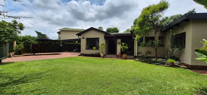 Doringkloof House For Sale: 4 Bedrooms, garden, entertainment area, rainwater tanks.