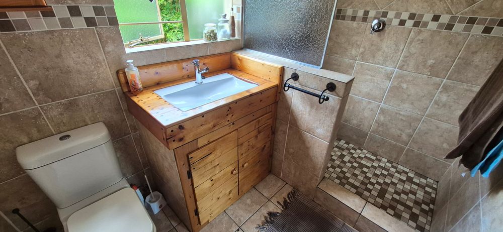 En-Suite to Main Bedroom