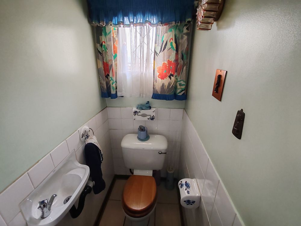 Guest toilet