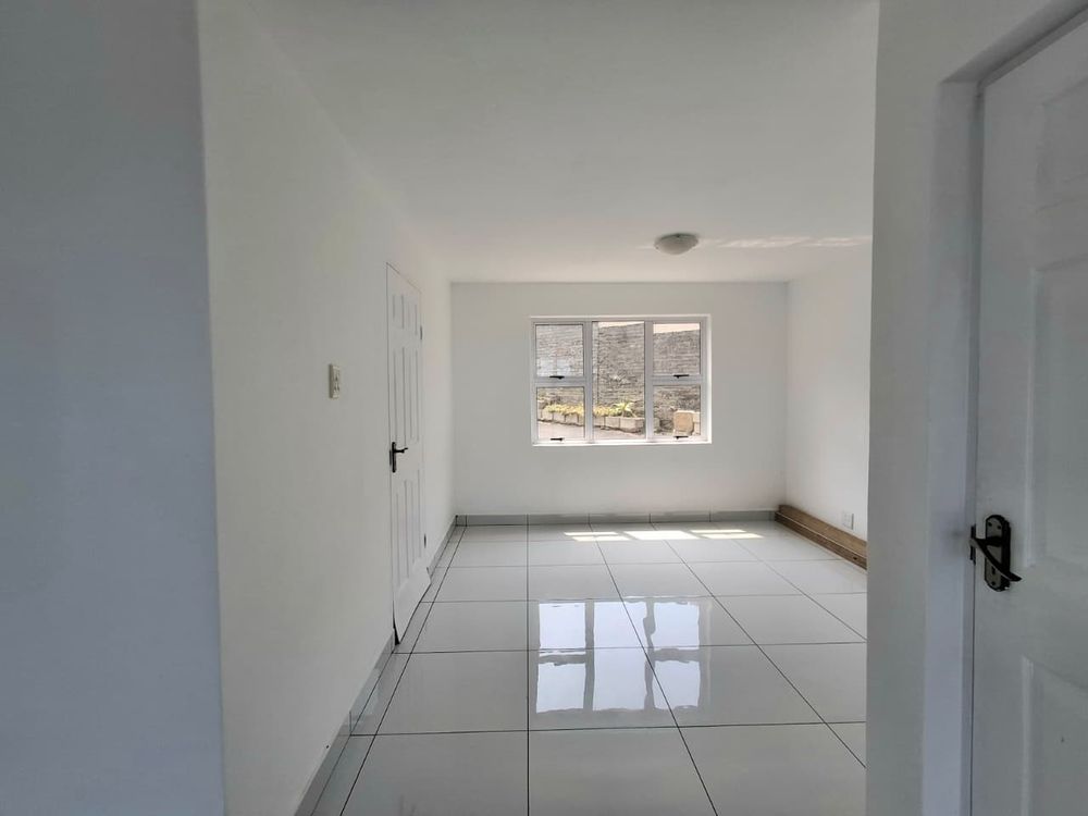 dining/entertainment area