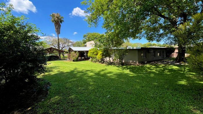 Rietfontein House For Sale: 4-bed, 2-bath, garden, flatlet, carport, investment potential.