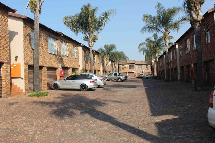 For Sale: 2-Bedroom Townhouse in Glen Marais with private garden and double garage.