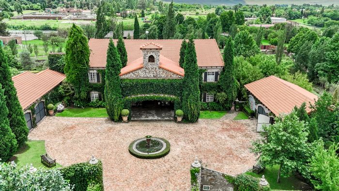 House for Sale in Kromdraai AH: Vineyard, chapel, pool, and expansive gardens.