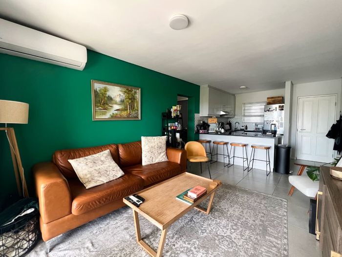 2-Bedroom Apartment in St Dumas To Rent with Balcony, Parking, and Fibre Ready.