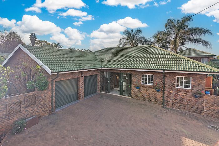 Hennopspark House For Sale: 4 beds, pet-friendly, low-maintenance with garden access.