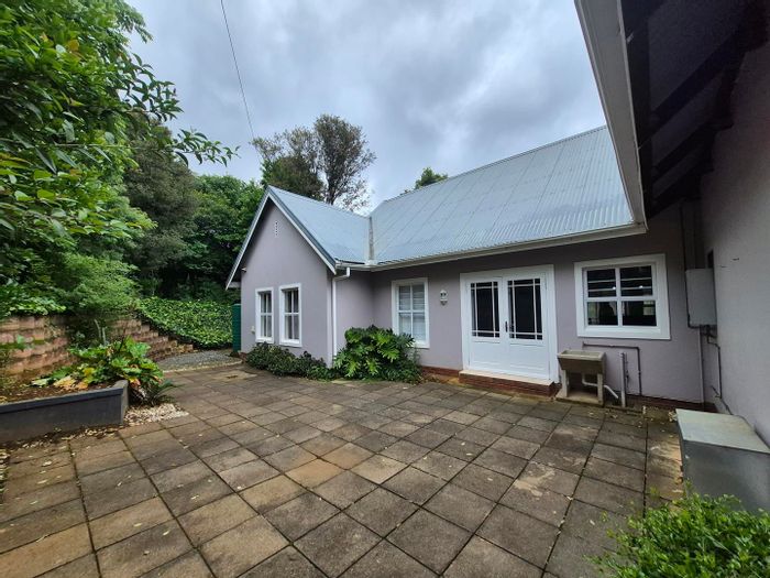 For Sale: Spacious 4-bedroom townhouse in Hiltara Park with double garage, fireplace.