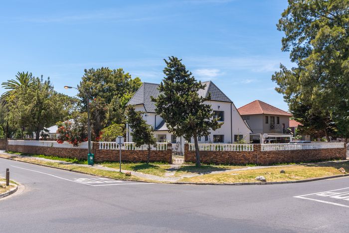 For Sale: Spacious 4-bedroom house in Pinelands with large garden and parking.