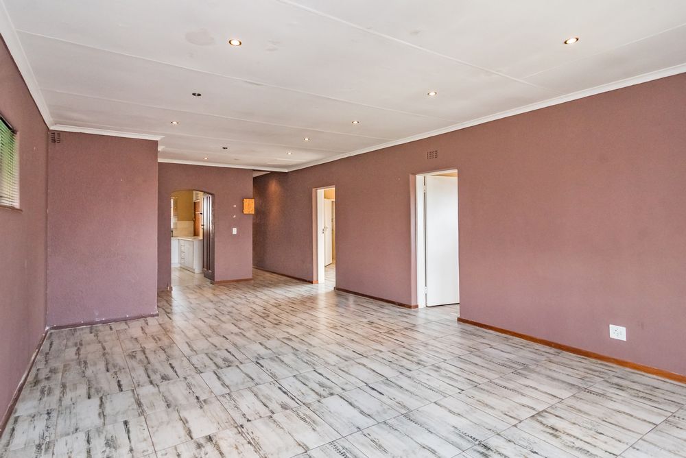 First Flatlet Living Area