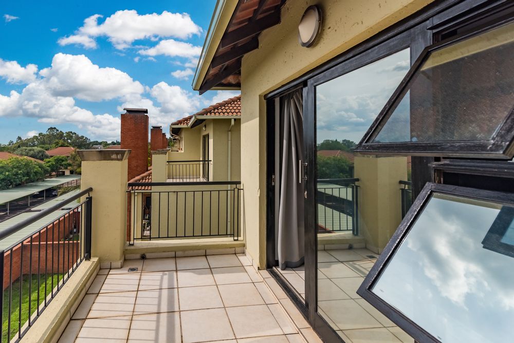 main en-suite with pvt balcony