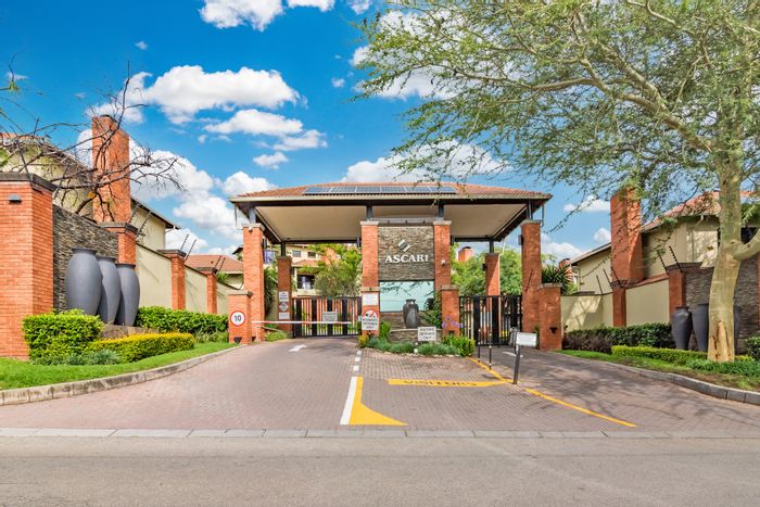 Spacious Douglasdale apartment for sale with pool, clubhouse, and pet-friendly options.