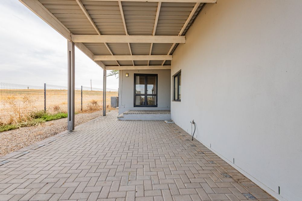 Private patio for main bedroom