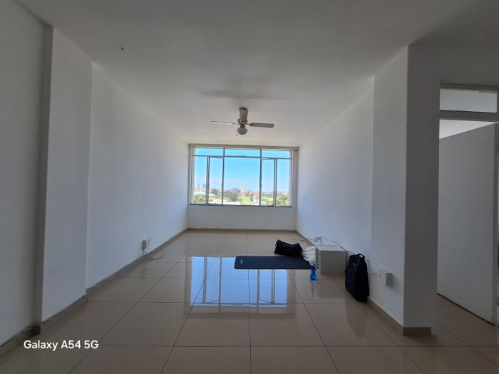 Windermere Flat To Rent: 1 bedroom, parking, near Greyville Race Track.