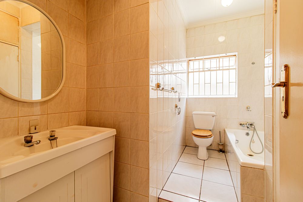 Family Bathroom - Down stairs