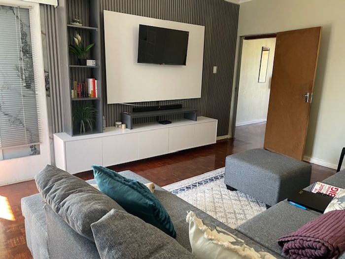 For Sale: 3-Bedroom Flat in Southernwood with Balcony and Rental Potential.