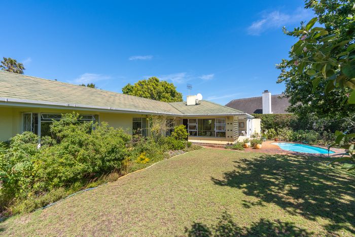 For Sale: Spacious 4-bedroom house with pool, walk to schools in Pinelands.