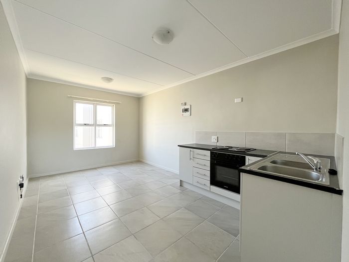 Haasendal Apartment To Rent: 2 Bedrooms, Pool, Clubhouse, Prepaid Utilities, Parking.