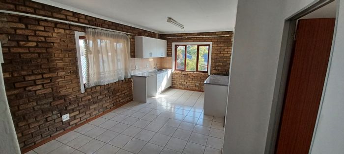 2-Bedroom Apartment To Rent in Jukskei Park with covered parking and utilities included.
