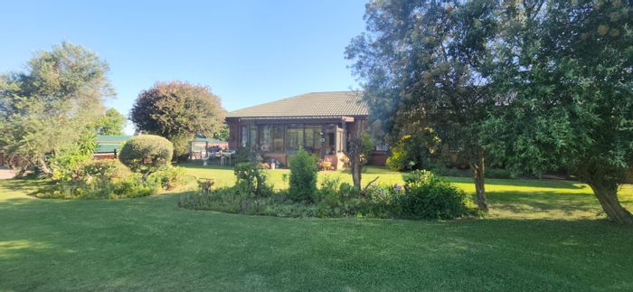 For Sale: 2-Bedroom Retirement Village Home in Amber Valley with Pools and Amenities.