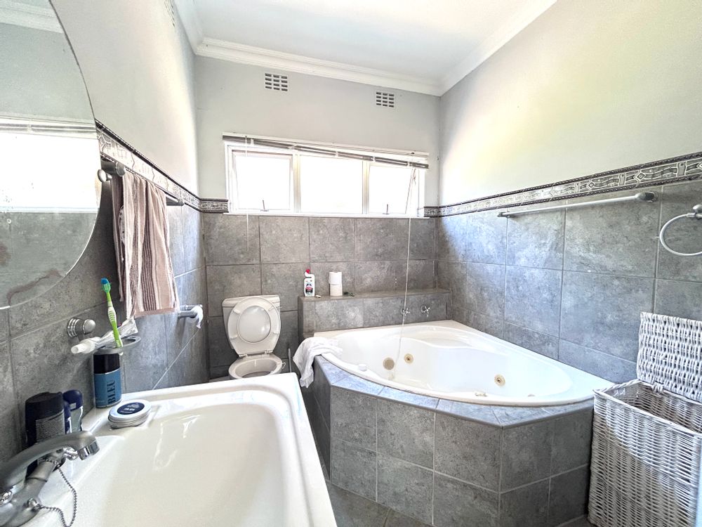 Outside Flat 1 En-Suite