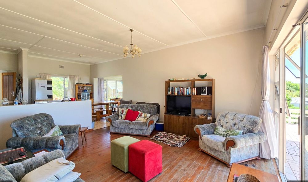 Lounge Area and Kitchen