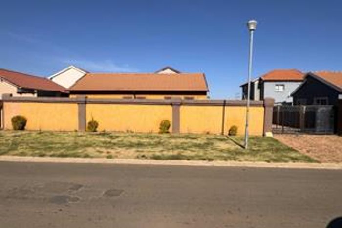 3 Bedroom House for Sale in Sharon Park with secure estate and spacious yard.