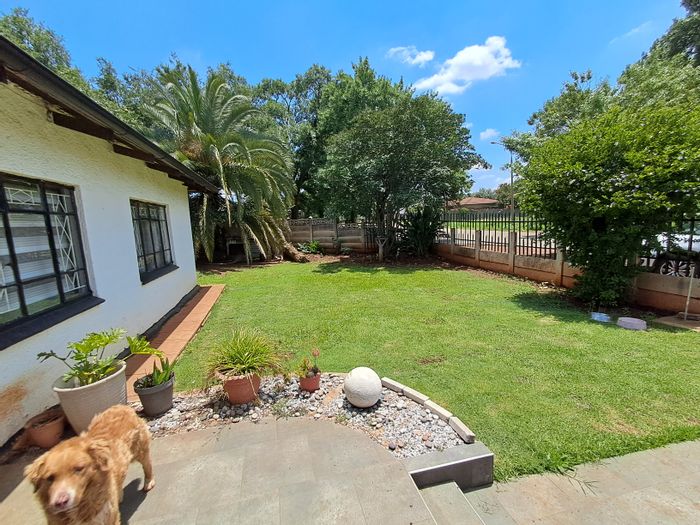3-Bedroom House To Rent in Vanderbijlpark Cw 1 with Flatlet and Large Garden.