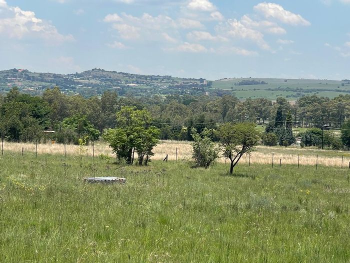 Cottage in Drumblade AH To Rent: 2 beds, off-grid, solar power, shared access.