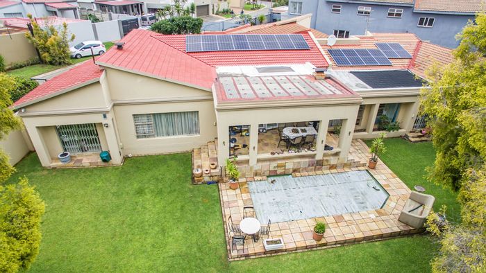 For Sale: Spacious 5-Bedroom House in Marais Steyn Park with Security Features.