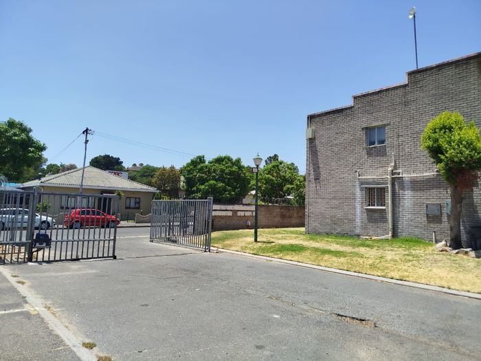 1-Bedroom Apartment for Sale in Denneburg, La Rochelle Complex, with parking included.